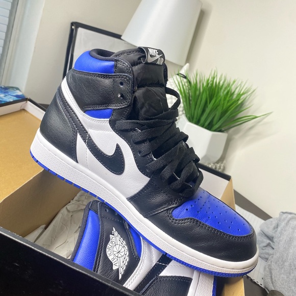Air Jordan 1 Retro High OG “Royal Toe” - Picture 1 of 4